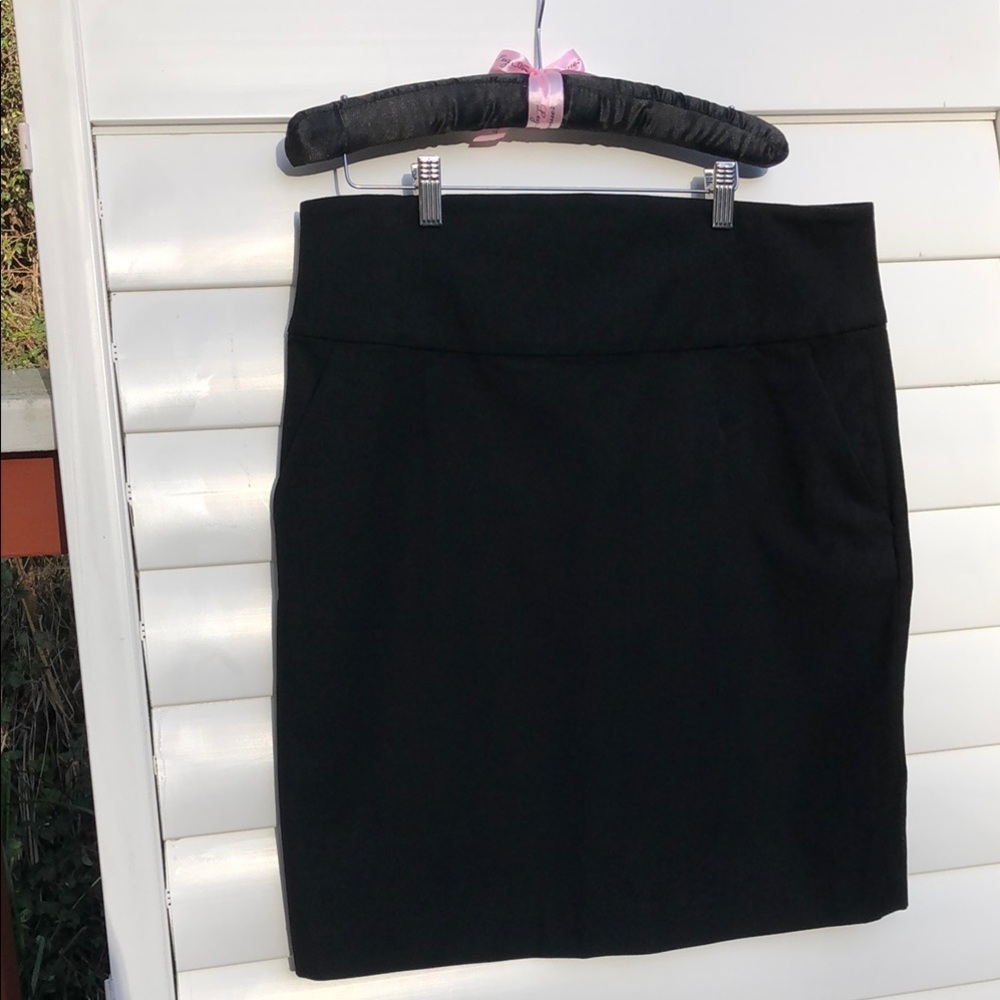 Banana Republic NWT Classic Black Women's Skirt